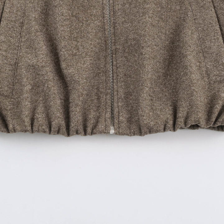Damen Kurzjacke mit Ballonärmeln, weitem Hemdkragen und elastischem Saum Echoarchiv