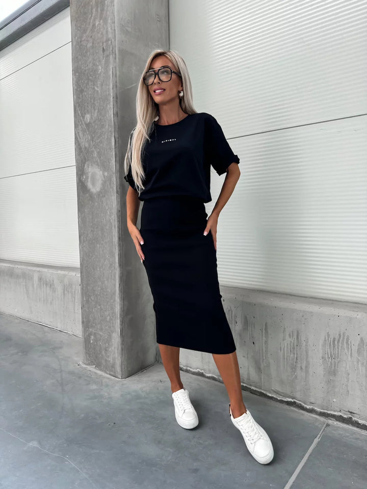 Damen zweiteiliges Strick-Set mit oversized Boxy-Shirt und figurumspielendem Midirock mit Seitenschlitz – Élanora