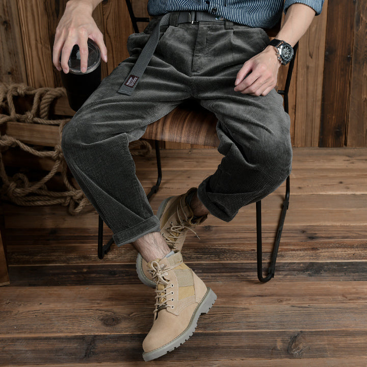 Herren Cordhose im Relaxed-Fit mit konischer Passform und Canvas-Gürtel Echoarchiv