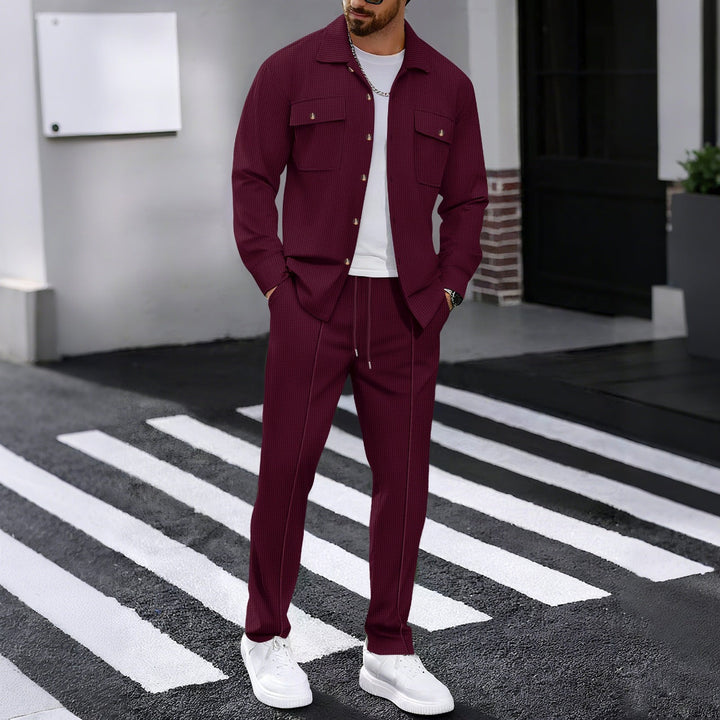 Herren modisches Freizeit-Set mit strukturierter Jacke und bequemen Hosen Echoarchiv