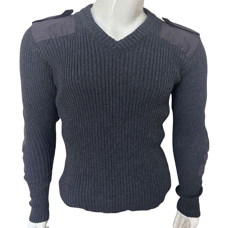 Herren Strickpullover mit V-Ausschnitt und dekorativen Schulterdetails Echoarchiv
