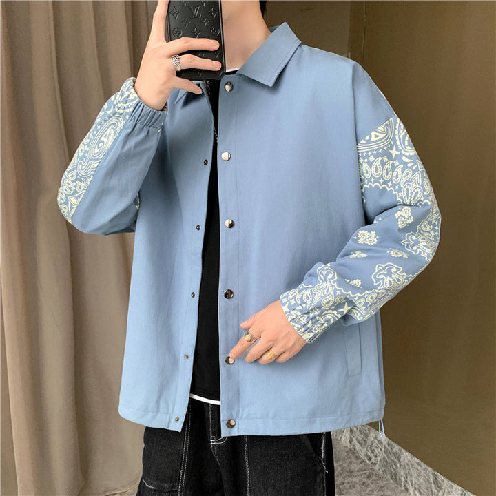 Herren Leichte Coachjacke mit Bandana-Print-Ärmeln und Druckknopffront Echoarchiv