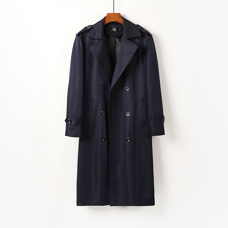 Herren Doppelreihiger Trenchcoat mit Schulterklappen, langer Silhouette und klassischem Revers Echoarchiv