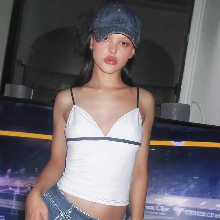 Damen Crop-Top mit tiefem V-Ausschnitt und verstellbaren Trägern Echo Archiv