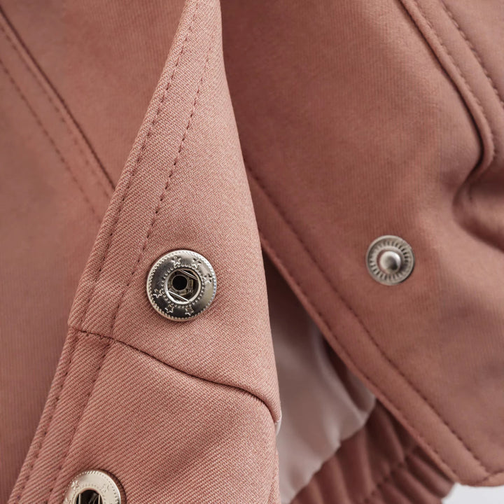 Damen Kurze Utility-Jacke mit Stehkragen, aufgesetzten Pattentaschen und Gummizugbund Echoarchiv