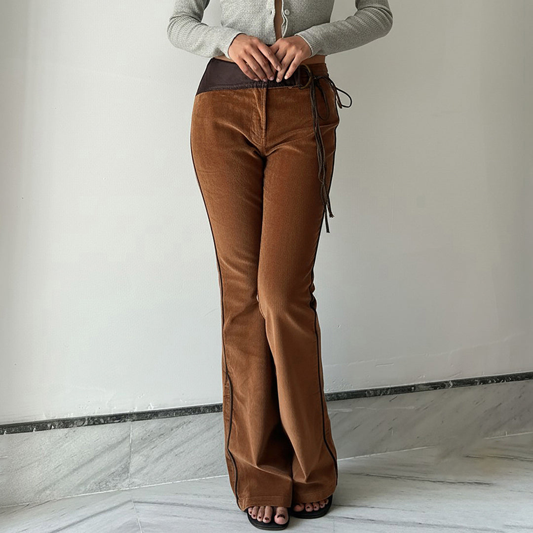Damen nan ausgestellte Cordhose mit hohem Bund, Lederbesatz und Bindeband Echo Archiv