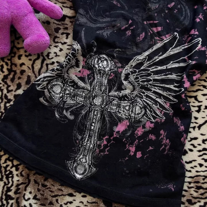 Damen V-Ausschnitt T-Shirt mit beeindruckendem Grafikkreuz Echo Archiv