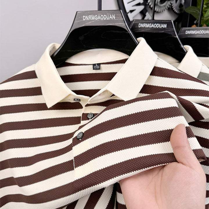 Herren Poloshirt mit strukturiertem Streifenmuster und innovativer Knopfleiste Echoarchiv