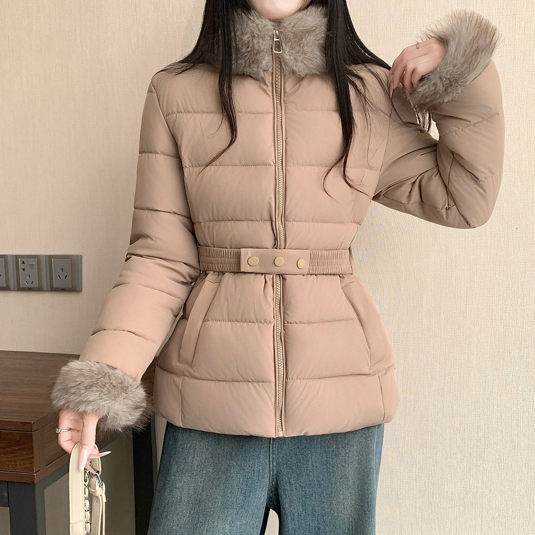 Damen nan taillierte Thermo-Kurzjacke mit elastischem Taillengürtel, Webpelzkragen und Kunstfellmanschetten Echo Archiv