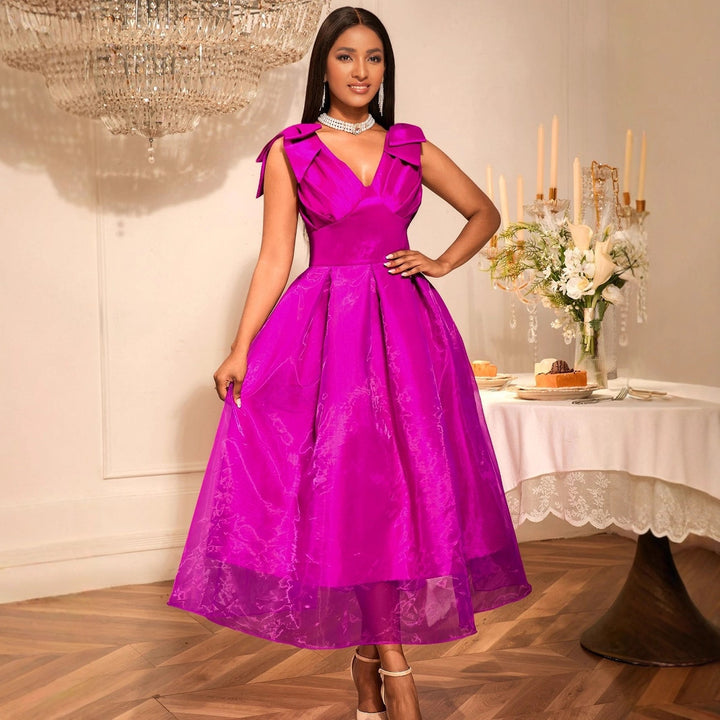 Damen Elegantes Abendkleid mit voluminösen Schleifenärmeln Echo Archiv