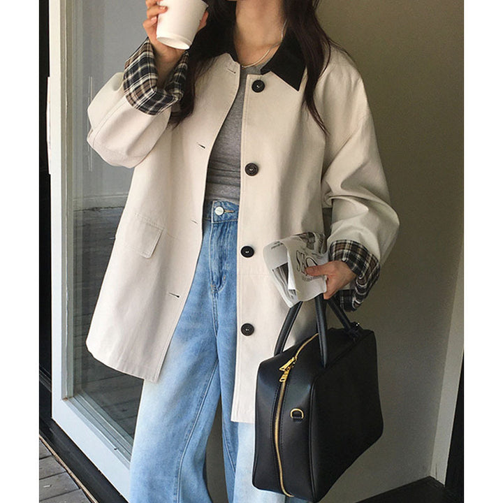 Damen Kurztrenchjacke mit Karofutter und Kontrastkragen Echoarchiv