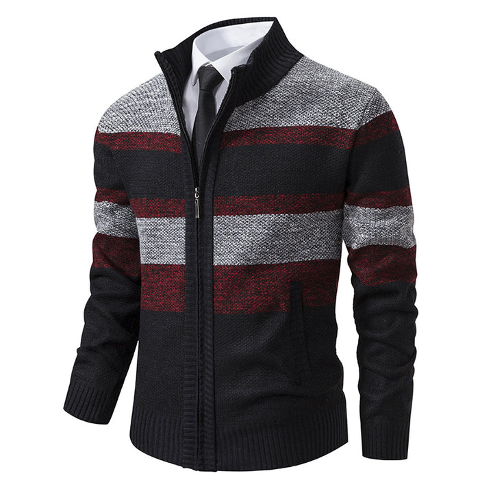 Herren Strickjacke mit Stehkragen und modernem Streifenmuster Echoarchiv