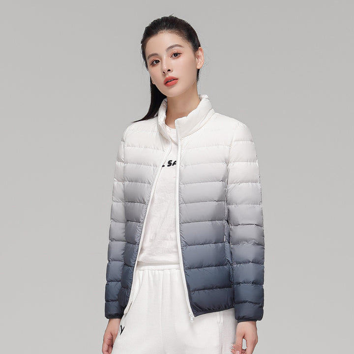 Damen ultraleichte Kapuzen-Steppjacke mit kompaktem Packmaß und windabweisender Hülle Echoarchiv