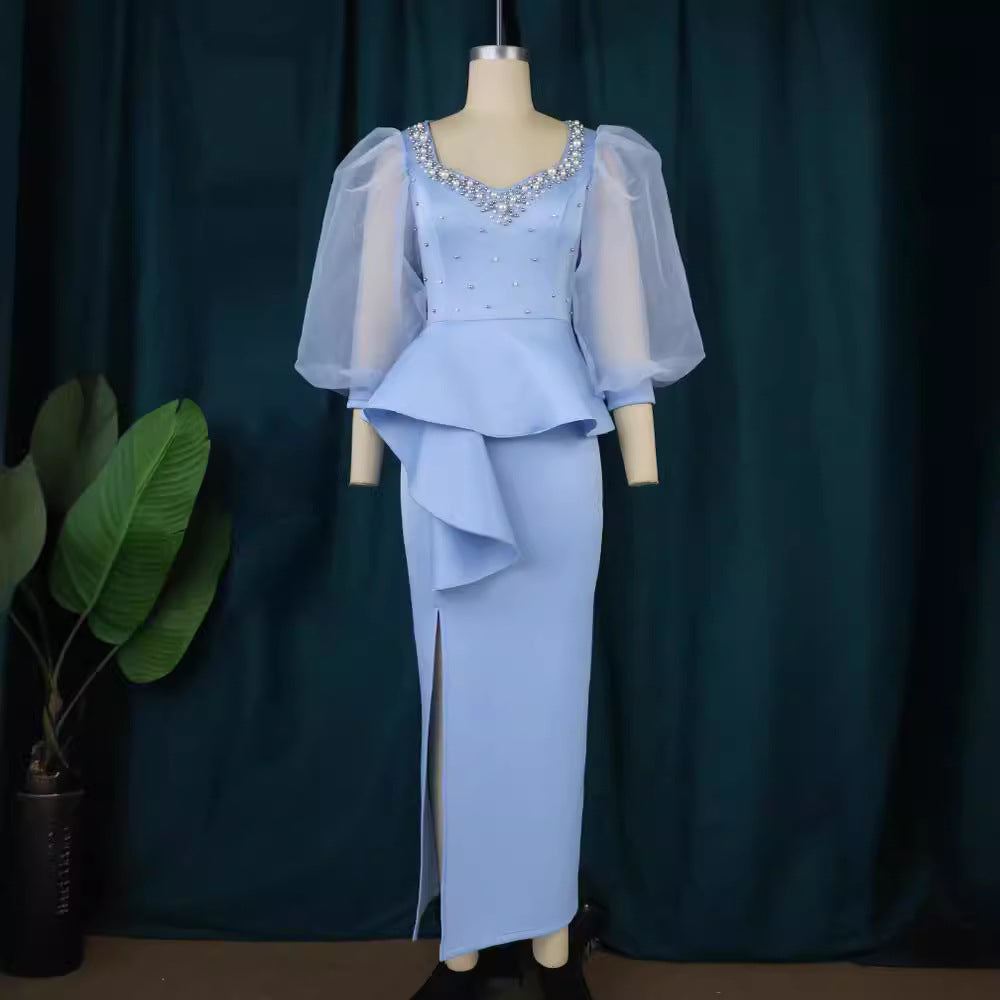 Damen Elegantes Abendkleid mit funkelnden Perlen und voluminösen Tüllärmeln Echo Archiv