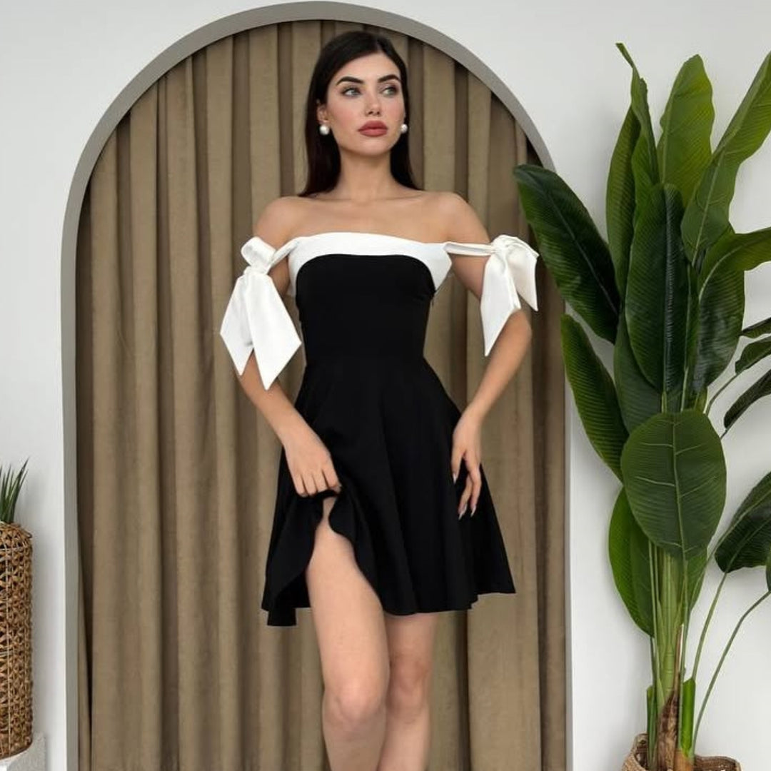 Damen modisches Sommerkleid mit Schleifen-Trägern und schmeichelndem Schnitt Echo Archiv