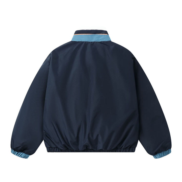Damen Boxy Leicht-Windbreaker mit hohem Stehkragen und kontrastbesetzten Eingrifftaschen Echoarchiv