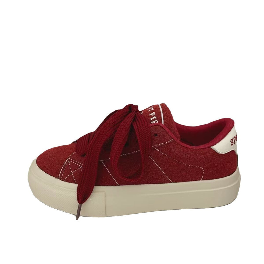 Damen Sportliche Sneakers aus hochwertigem Wildleder mit bequemen Schnürdetails Echo Archiv