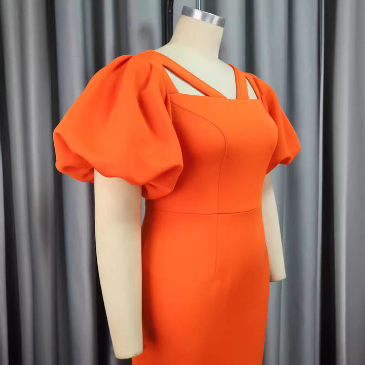 Damen Figurbetontes Kleid mit voluminösen Puffärmeln und innovativem Ausschnitt Echo Archiv