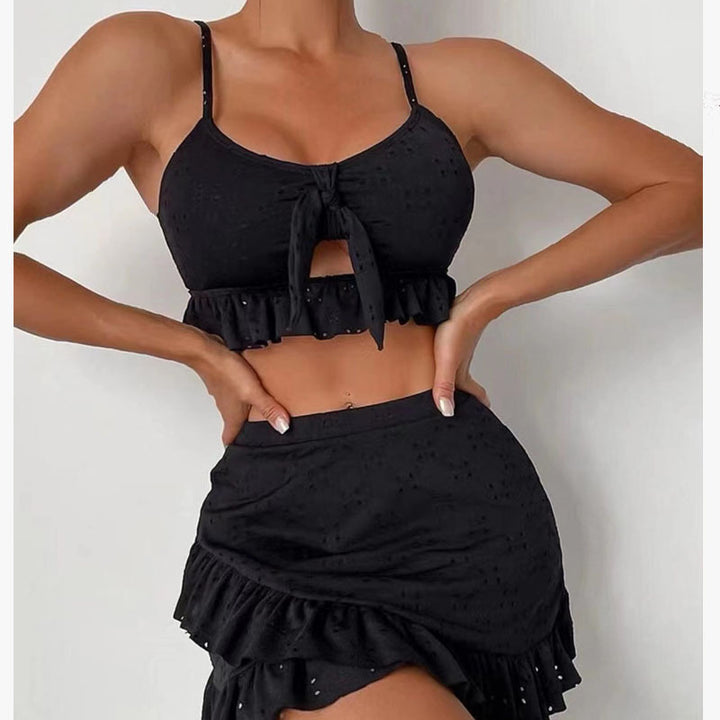 Damen Sommeroutfit mit verspieltem Rüschendesign Echo Archiv