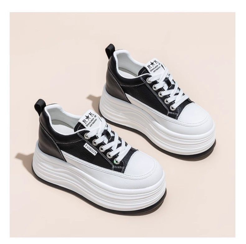 Damen Plateau Sneaker mit eleganter Silhouette und dämpfender Sohle Echo Archiv