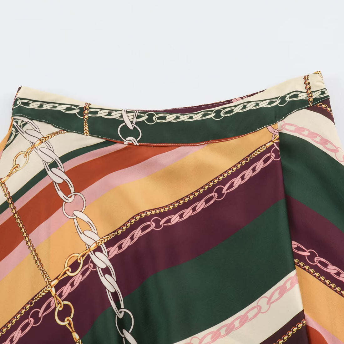 Damen Asymmetrischer Midirock mit Ketten‑Print und fließender Satin‑Optik Echoarchiv
