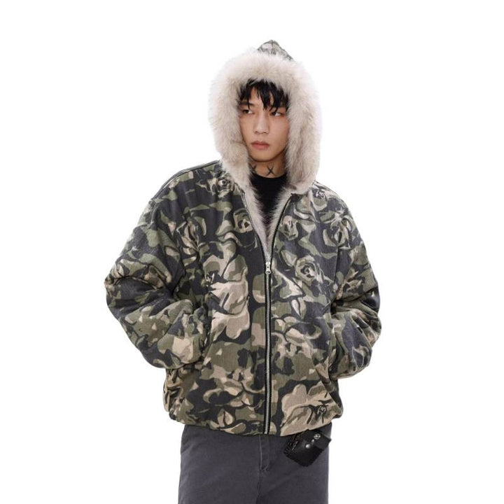 Herren Warmer gefütterter Camouflage-Bomber mit Kapuze und Kunstfellbesatz Echoarchiv