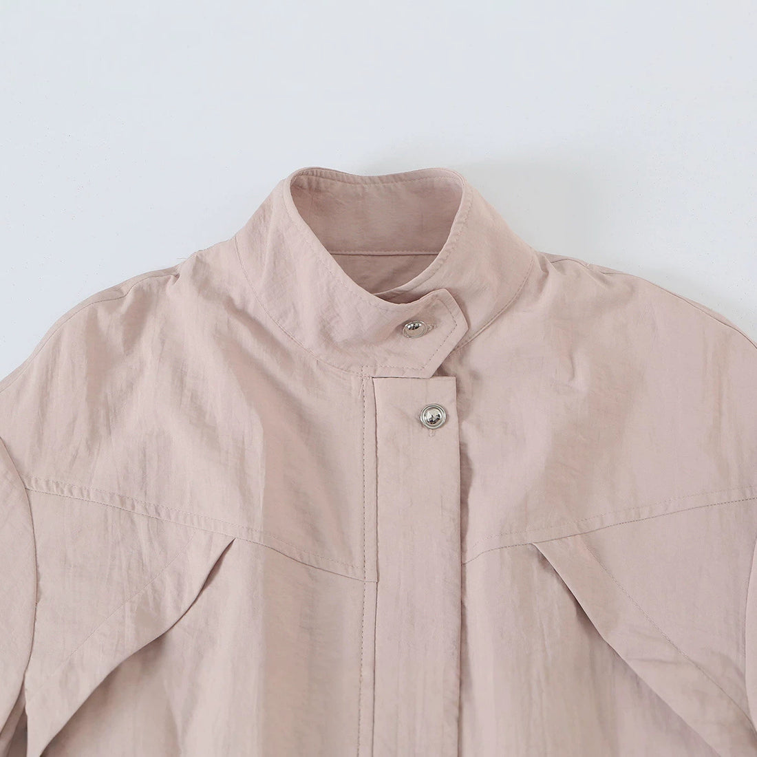 Damen Leichte Taillierte Übergangsjacke mit Tunnelzug, Stehkragen und Ballonärmeln Echoarchiv
