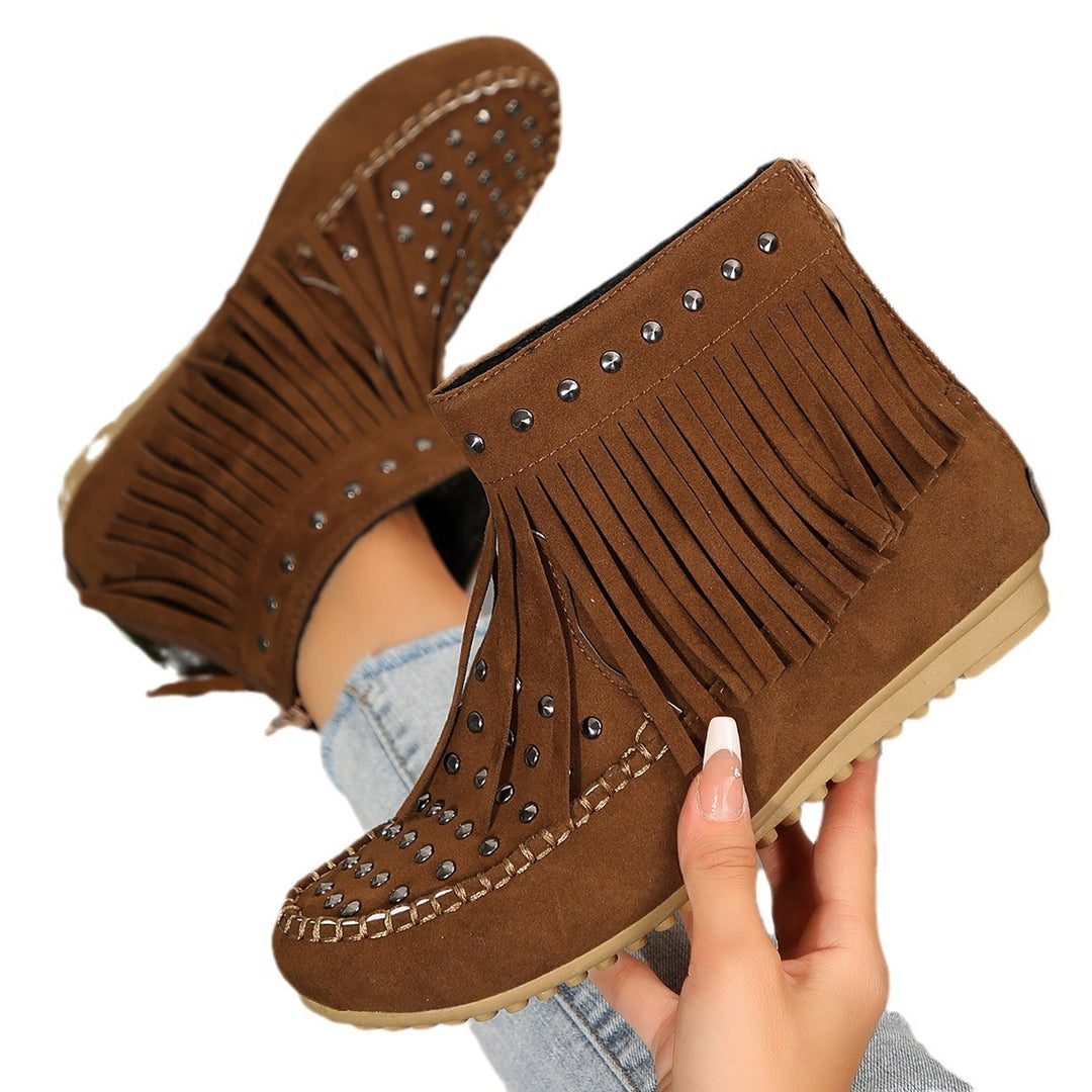 Damen Fransen‑Ankleboots im Mokassinstil mit Nieten und Rückenreißverschluss – Varelle