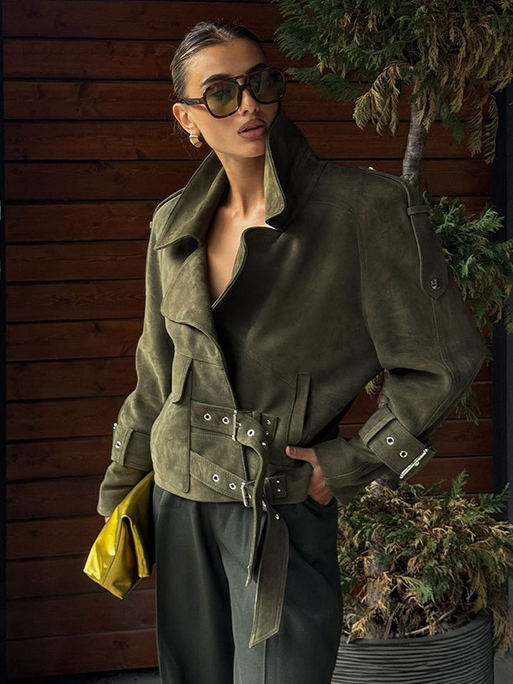 Damen Kurzjacke aus Veloursleder-Optik mit Taillengürtel, Schnallen & Oversize-Kragen Echoarchiv