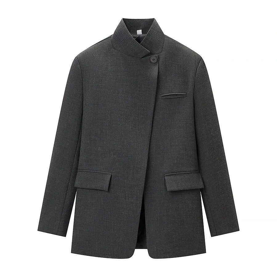 Herren kurzer Mantel mit Stehkragen asymmetrischer Knopfleiste und Pattentaschen – Montevé
