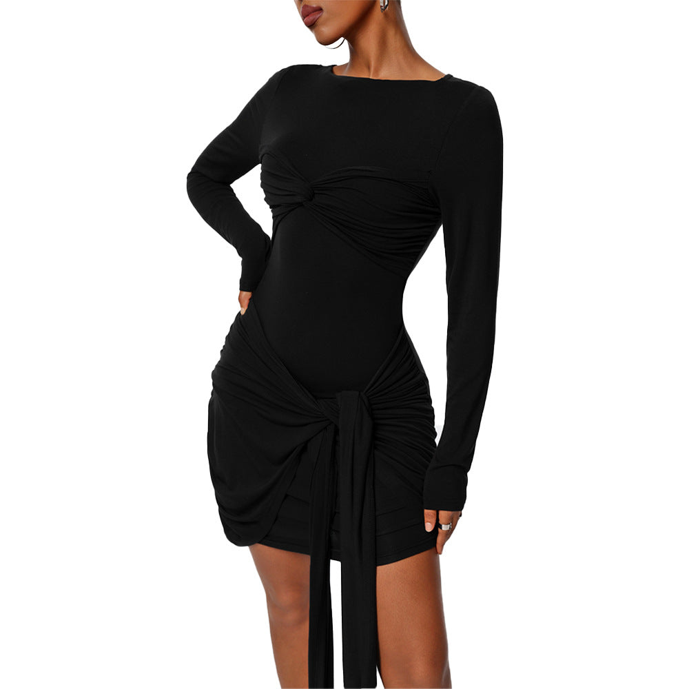Damen figurbetontes Minikleid mit asymmetrischer Knotendrapierung, taillierter Raffung und langem Ärmelschal – Élara