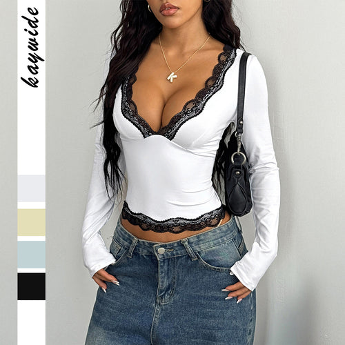 Damen nan elegantes Spitzen-Longsleeve-Crop-Top mit tiefem V-Ausschnitt und figurformender Passform Echo Archiv
