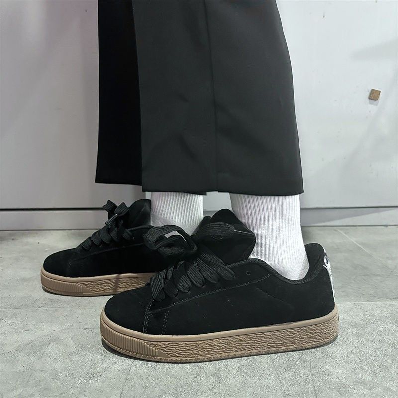 Damen Lifestyle Sneakers mit dicker Gummisohle und weichem Wildleder-Obermaterial Echo Archiv
