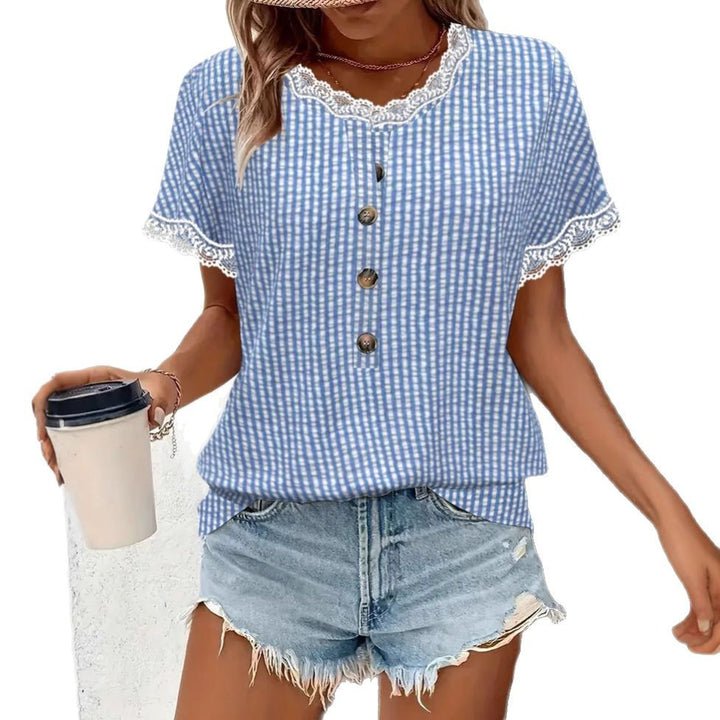 Damen nan kurzärmlige Vichykaro-Bluse mit Spitzenbesatz und dekorativer Knopfleiste Echo Archiv