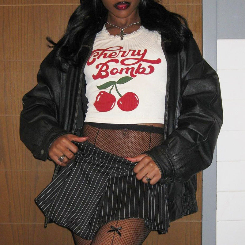 Damen lässiges Crop-Top mit charmantem Spitzenrand und fröhlichem Print Echo Archiv