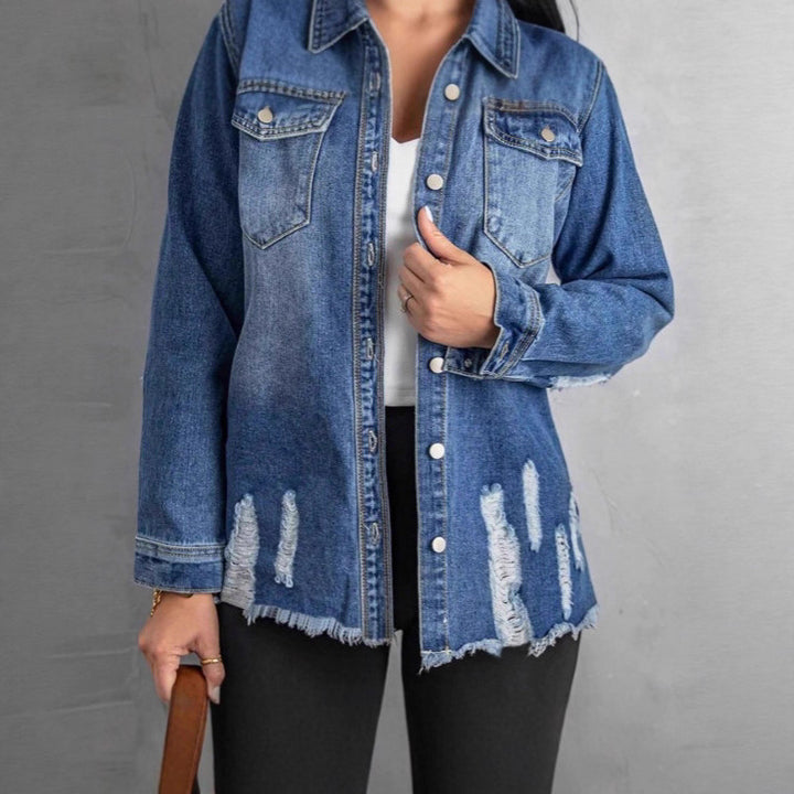 Damen Lässige Oversize-Denimjacke mit Destroyed‑Details, Hemdkragen und Fransen‑Saum Echo Archiv