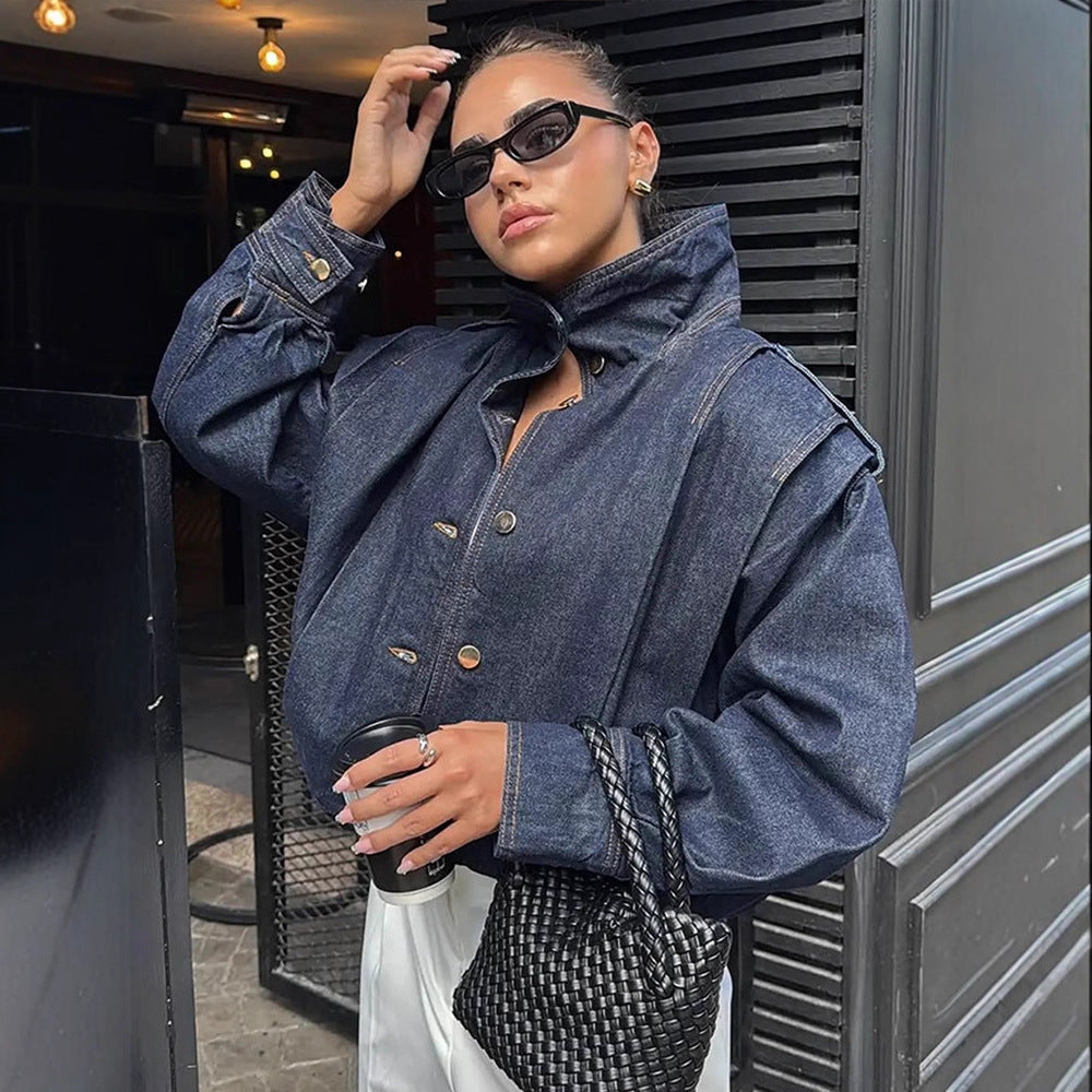 Damen Oversize Jeansblouson mit hohem Stehkragen, Druckknopfleiste und Schulter-Detail Echoarchiv