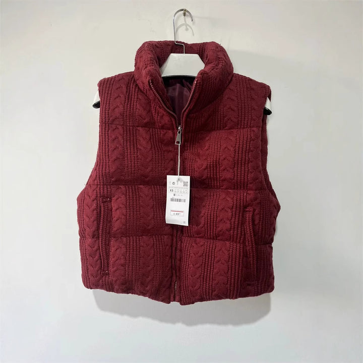 Damen nan gesteppte Strickweste mit Zopfmuster, Stehkragen und Reißverschluss Echo Archiv