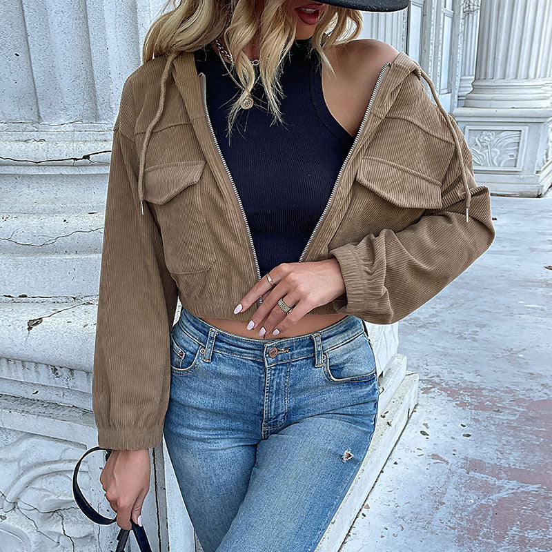 Damen Kurz geschnittene Cordjacke mit Kapuze, Reißverschluss und Pattentaschen – Célinea