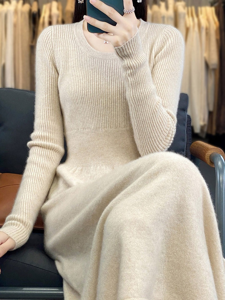 Damen Langärmeliges Midikleid aus Feinstrick mit taillierter A‑Linien‑Silhouette Echoarchiv