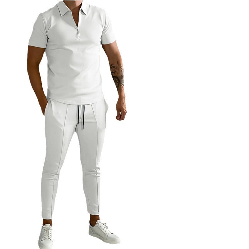 Herren moderne Sportkombination mit Polo-Shirt und Jogginghose Echoarchiv