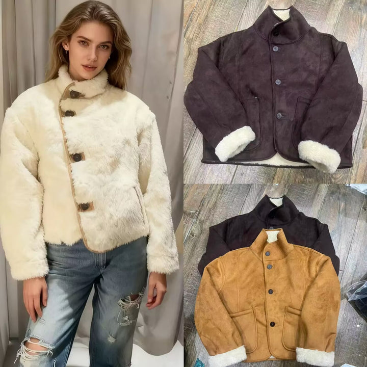 Damen Kurze Schaffelloptik-Jacke mit Stehkragen und großen aufgesetzten Taschen Echoarchiv