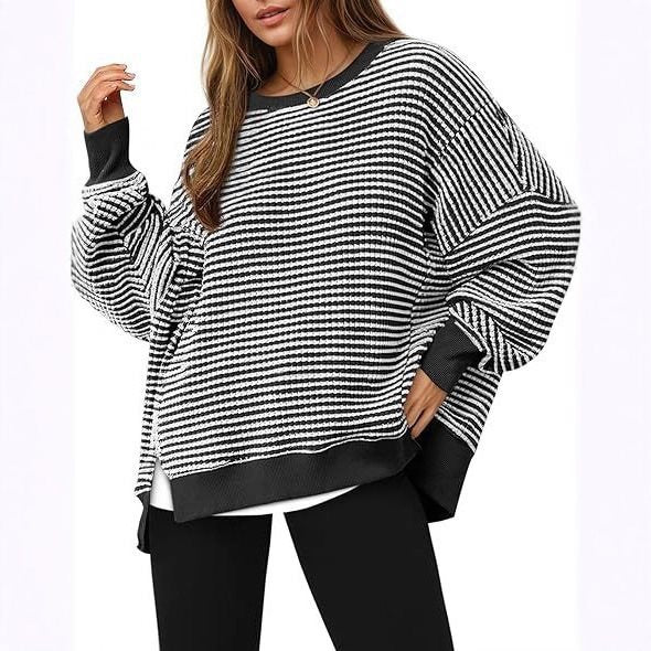 Damen Gestreifter Oversize-Sweater mit Rundhalsausschnitt und Seitenschlitzen Echo Archiv
