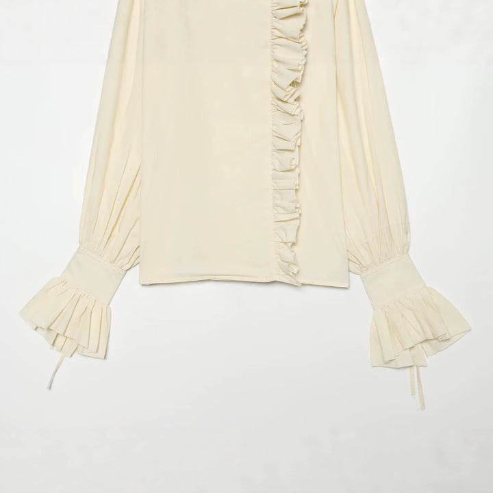 Damen Rüschenbluse mit hohem Stehkragen, asymmetrischer Volantleiste und Ballonärmeln Echo Archiv