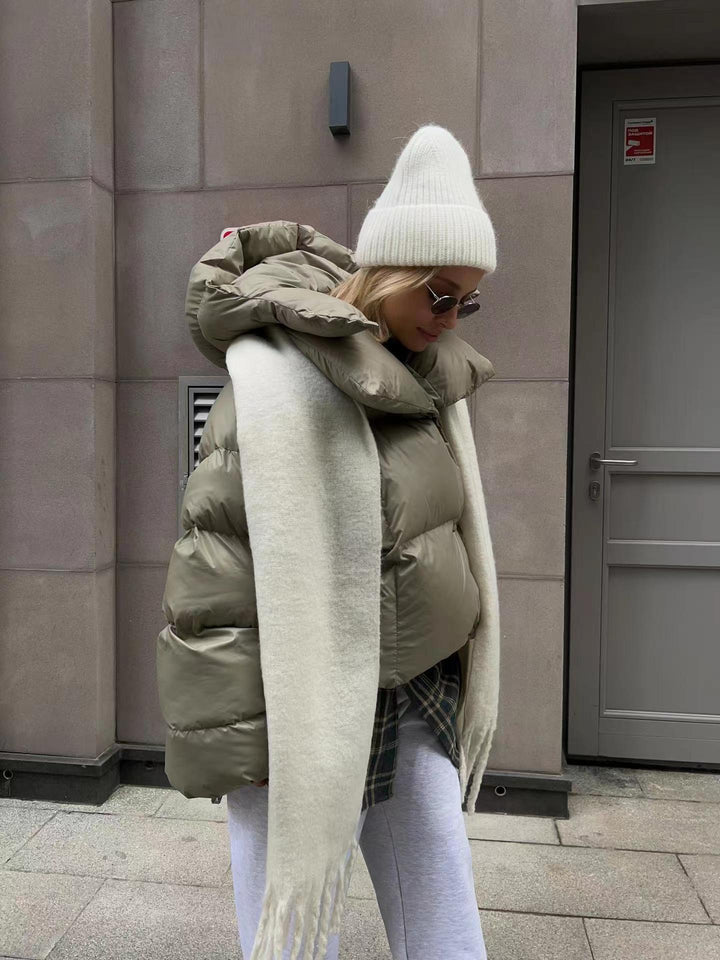 Damen oversized Daunenjacke mit hohem Kragen und voluminösen Ärmeln Echoarchiv