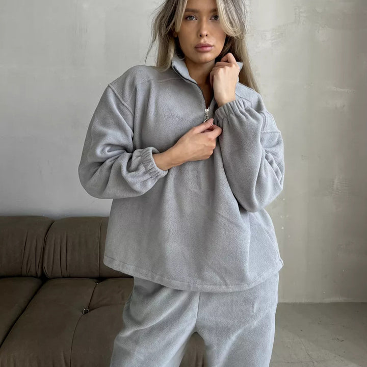 Damen lässiges Fleece-Jogginganzug Set mit Stehkragen und halbhohem Reißverschluss – Avérine