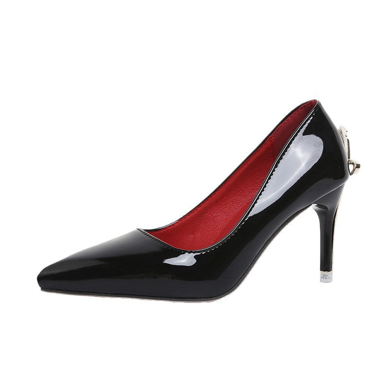 Damen extravagante Lack-Pumps mit dolchförmigem Metallabsatz Echo Archiv