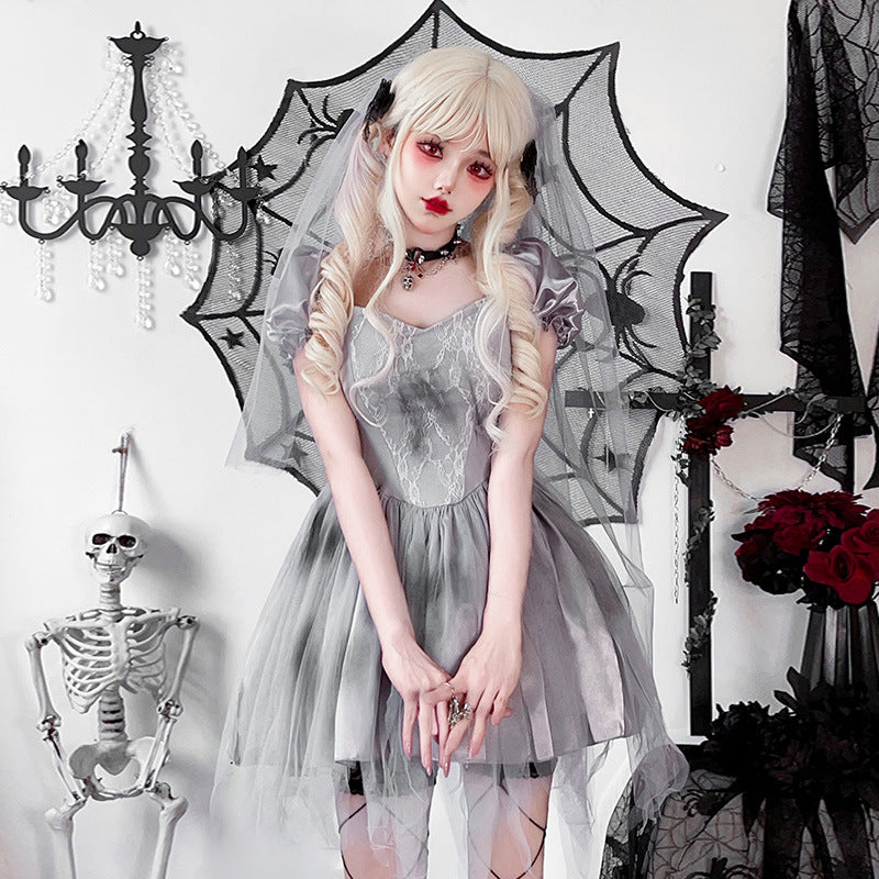 Damen Gothic Brautkleid mit Tüll- und Spitzenverzierungen Echo Archiv