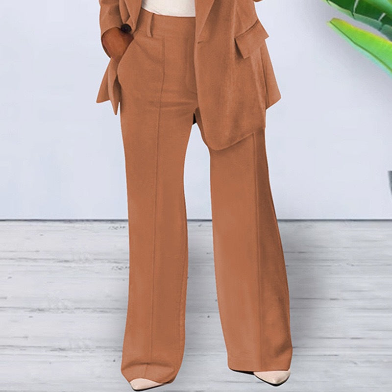 Damen nan bürotaugendes Hosenanzug Set mit weiter Hose und tailliertem Blazer Echo Archiv
