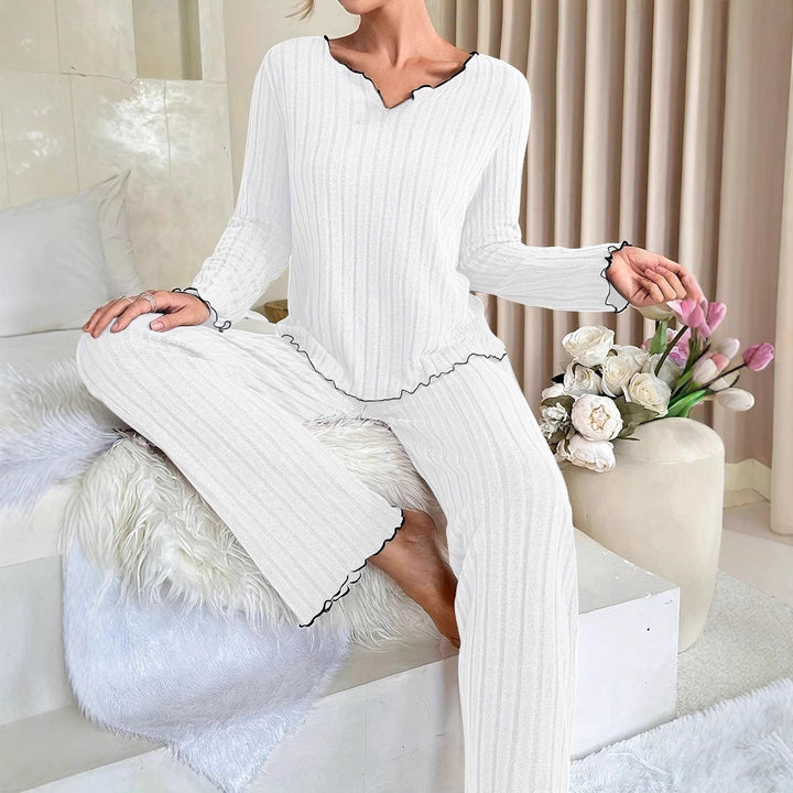Damen Gemütlicher zweiteiliger Pyjama mit kontrastierenden Rüschen – Élanora